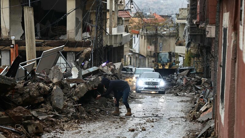 Israel hezbollah Truce Holds Displaced Lebanese Begin to Journey Home 