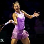 Zheng Qinwen Beats Jasmine Paolini Reaches Wta Finals Last Four 