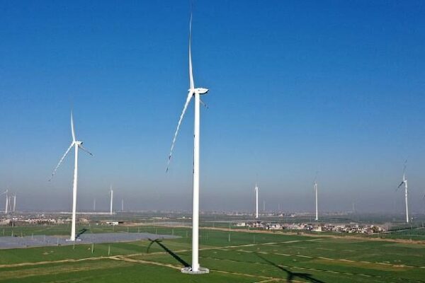 China Maintains High Utilization Rates of Wind Solar Power 