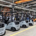 Chinas Factory Activity Expands for Second Month in November 