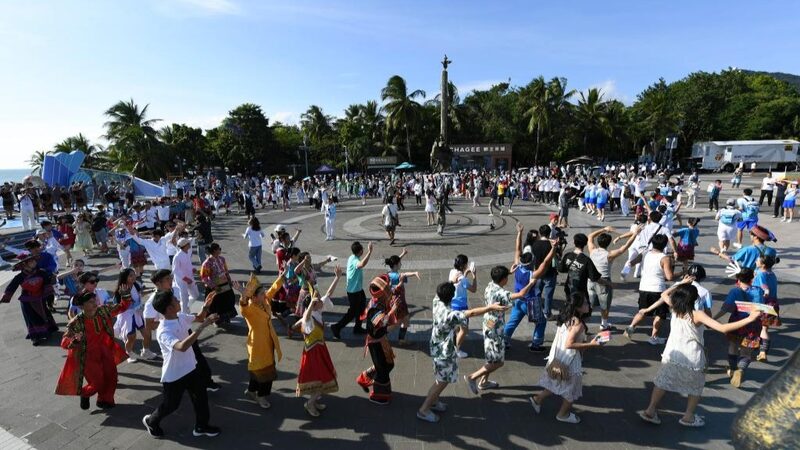 Vibrant Gala Showcases China’s Cultural Diversity in Sanya Gala held in Sanya showcases China's rich cultural diversity and unity video poster