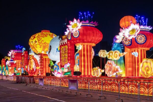 Lantern festival shines in Shenzhen