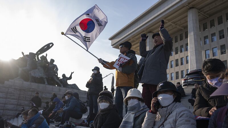 Live Views of Seoul As Political Turmoil Continues in South Korea Video Poster 