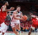 Lofton Tallies Triple double to Hand Shanghai 6th Straight Victory 