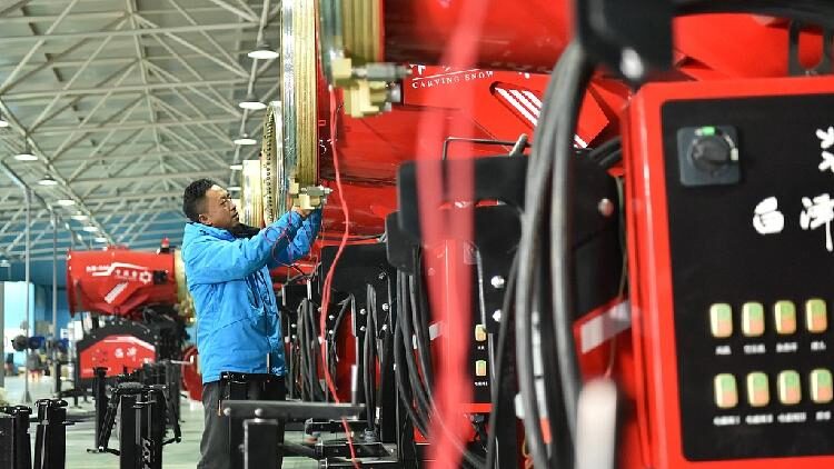 Ministry Chinas Equipment Manufacturing Sector Sees Notable Growth 