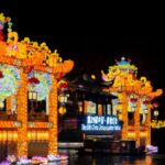 Qinhuai Lantern Festival Shines in Nanjing 