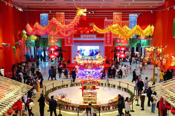 Spring Festival-themed exhibition brings warmth to people in Beijing