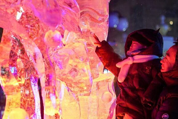 Themed-park highlights winter charm of Harbin