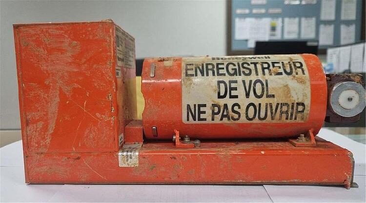 Black Box of S Koreas Crashed Plane Stops Recording 