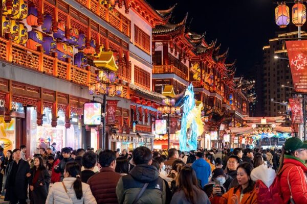 Chinas 2025 New Year Holiday Sees Boost in Spending Travel 