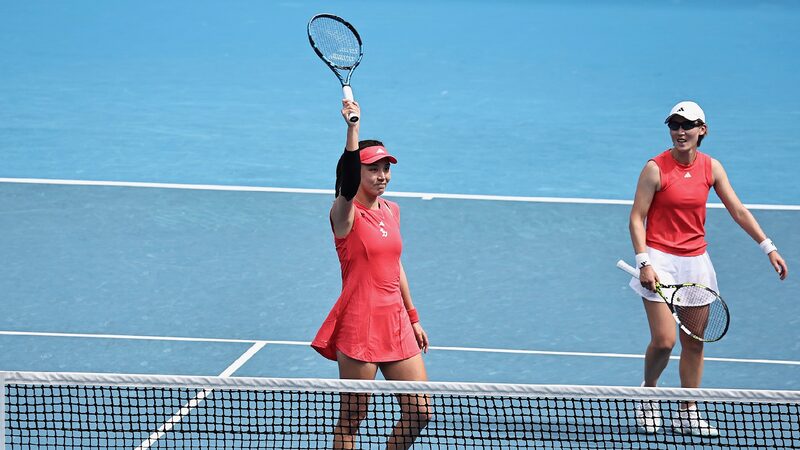 Chinas Zhengwang Beat Womens Doubles 11th Seeds at Australian Open 