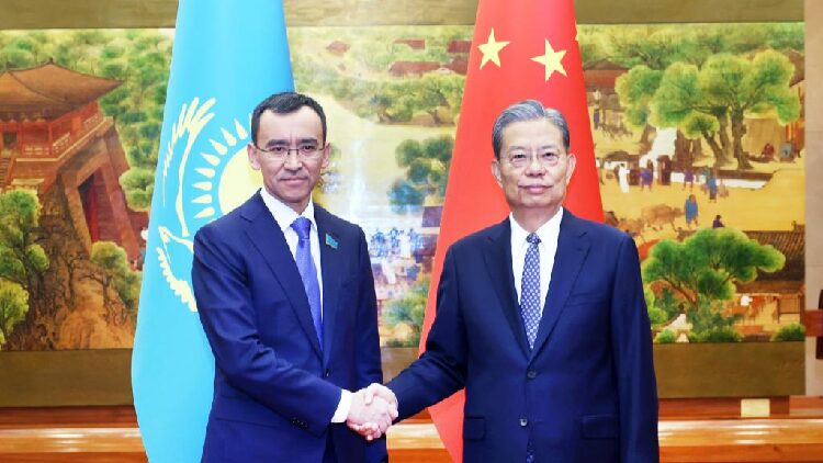 Chinas Top Legislator Meets with Senate Chairperson of Kazakhstan 
