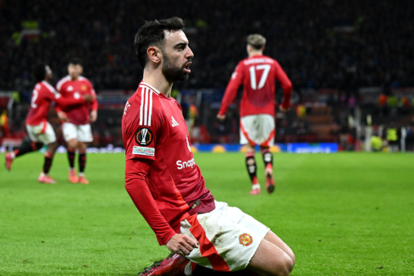 # - My News! Europa League Fernandes Seals Man United Win Son Shines for Spurs