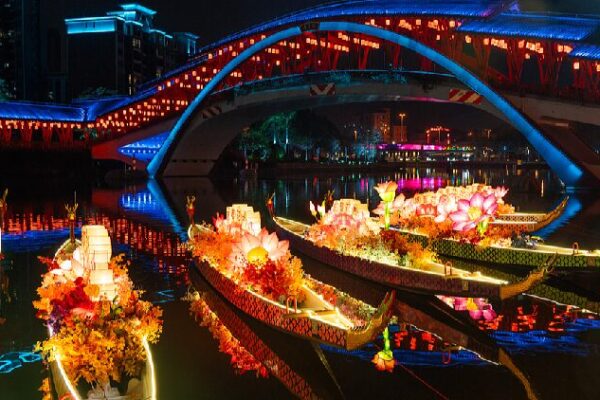 Foshan’s Flower Boats Illuminate Spring Festival Celebrations Flower boats illuminate Foshan’s Spring Festival pre-celebrations