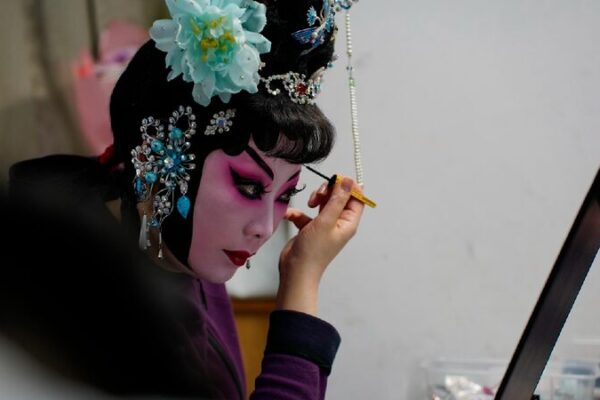 Celebrating Xun Huisheng: The Timeless Magic of ‘Hong Niang’ In pics: A glimpse of Hong Niang celebrating Xun Huisheng's legacy