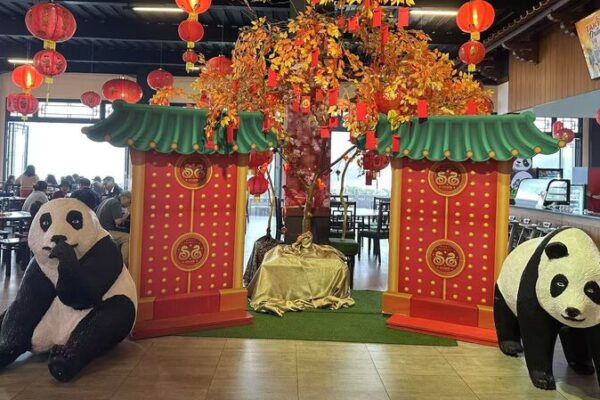 Indonesia’s Taman Safari Celebrates Chinese New Year with Vibrant Festivities Live: Celebrating Chinese New Year at Indonesia's safari park video poster