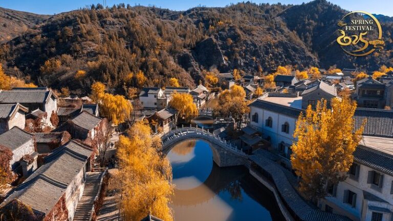 Live Gubei Water Town at the Foot of the Great Wall Video Poster 