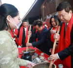 Mainland Official Visits Taiwan Compatriots Ahead of Spring Festival