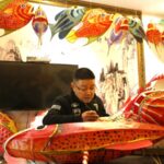 Making Fish Lanterns to Welcome Spring Festival 