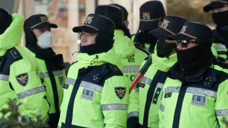 S Korea in Political Crisis After Impeached President Resists Arrest Video Poster