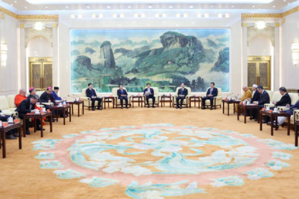 Senior CPC official sends religious groups Spring Festival greetings