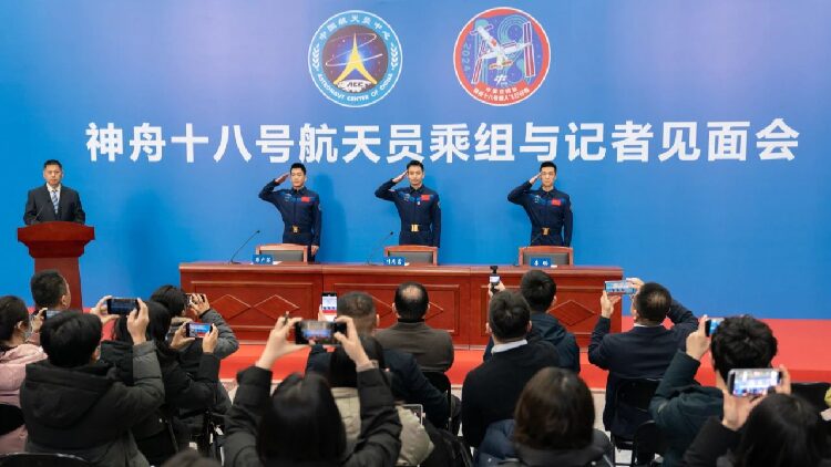 # - My News! Shenzhou 18 Astronauts Meet Press After Return from Space