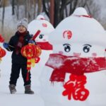 Tourists Flock to Harbin for Spring Festival Holiday 