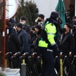 What Happens Next After S Korean Investigators Fail to Arrest Yoon 