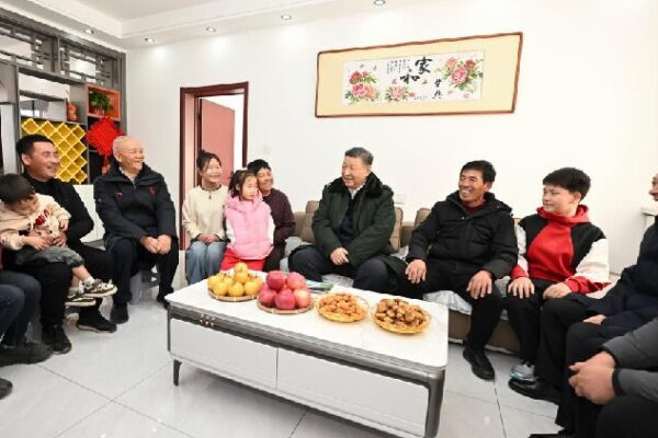 Xi Jinping Visits Flood affected Residents Ahead of Spring Festival 