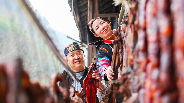 # - My News! Yao People Prepare Traditional Delicacy for Spring Festival