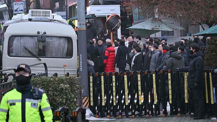 # - My News! Yoons Arrest Warrant Set to Expire Monday Execution Handed to Police