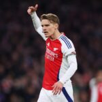 Arsenal Crush Manchester City to Stay in Premier League Title Hunt 