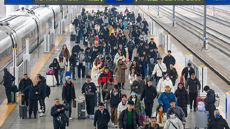 China Sees Record Inter regional Trips in Spring Festival Travel Rush 