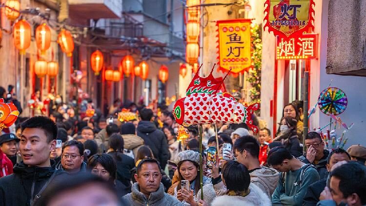 # - My News! Chinas 2025 Spring Festival Sees Record breaking Travel Consumption