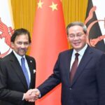 Chinese Premier Meets Sultan of Brunei 