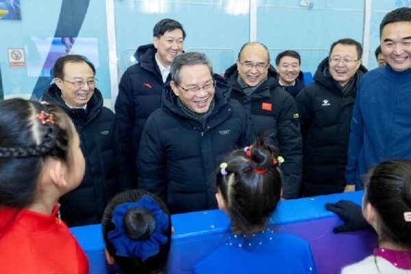 Chinese premier stresses development of winter sports, economy