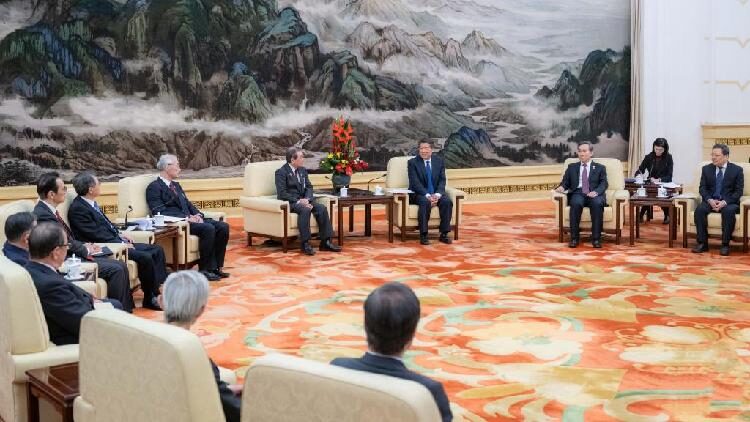 Chinese Vice Premier Encourages Japanese Companies to Invest in China 