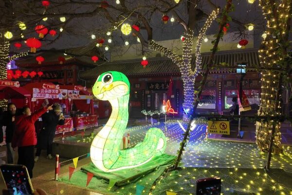 # - My News! Culture and Robots an Expats First Beijing Temple Fair Experience