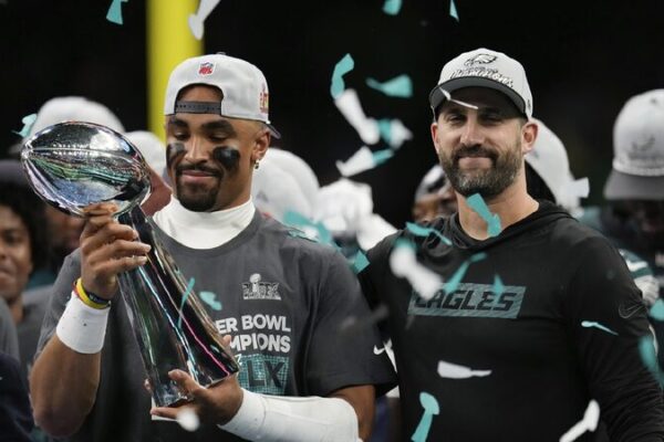 Eagles Crush Chiefs 40-22, Deny Super Bowl Three-Peat with Dominant Defense Eagles deny Chiefs a Super Bowl three-peat 40-22 with dominant defense