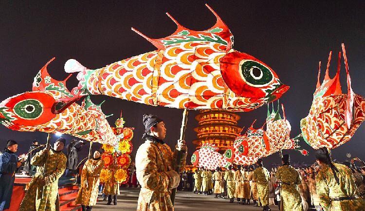 Fish Lantern Parade Dazzles at Ancient Luoyang Archaeological Site 
