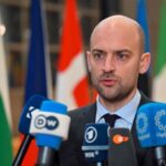 France Says Eu Will Hit Back at Trumps New Tariffs 