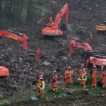 Live Rescue Efforts Underway After Landslide in Sw China 