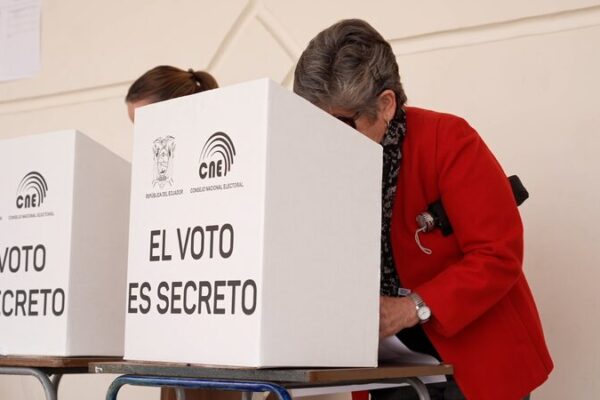 # - My News! Runoff Vote Expected in Ecuador Presidential Election Video Poster