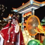 Shenyangs Fangcheng Scenic Area Illuminated with Festive Lanterns 
