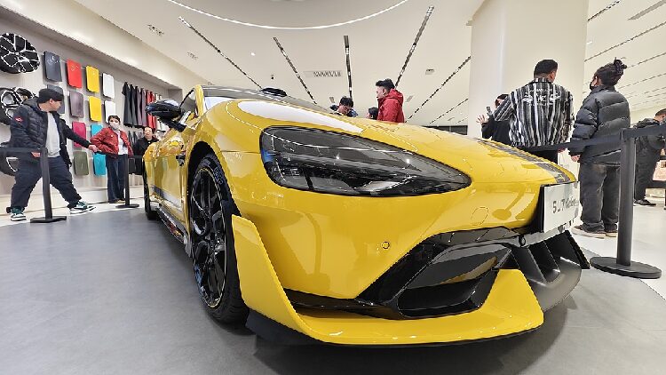 Xiaomis Su7 Ultra Shakes Up Luxury Ev Market Vows to Invest in Ai 