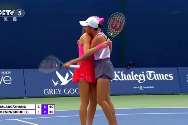 Zhang, Mladenovic progress in doubles at Dubai Championships