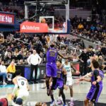 40 year old Lebron James Beats Buzzer to End Lakers Losing Streak 