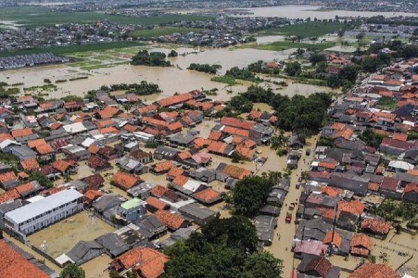 Asia Wrap-Up: Floods in Jakarta, Bomb Accident in South Korea, and More Asia News Wrap: Jakarta swamped by floods and more