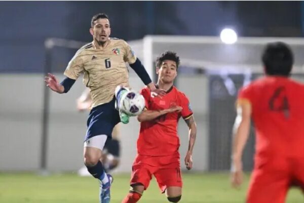 China defeats Kuwait 3-1 as naturalized player Sai Erjiniao makes debut China beat Kuwait 3-1 in friendly as naturalized Serginho makes debut video poster