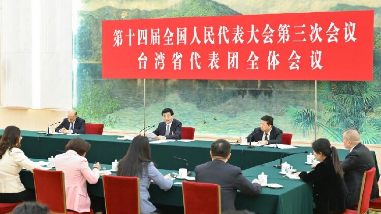 Chinese Leaders Attend Deliberations at Annual Legislative Session 